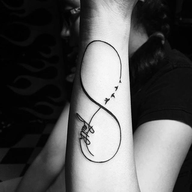 tatuaggio simbolo infinito 55