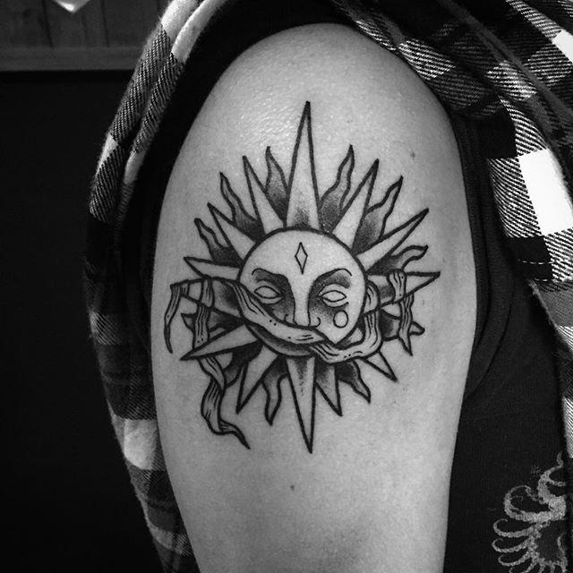 tatuaggio sole 13