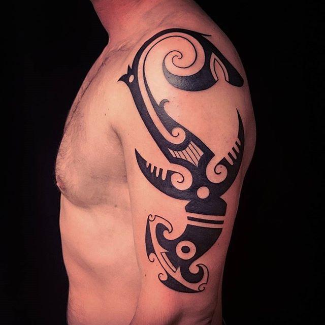 tatuaggio squalo 77