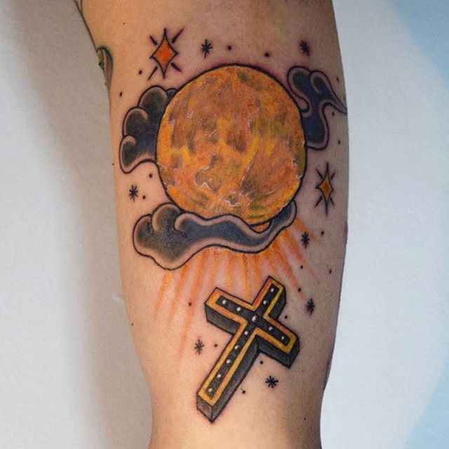 tatuaggio croce 69