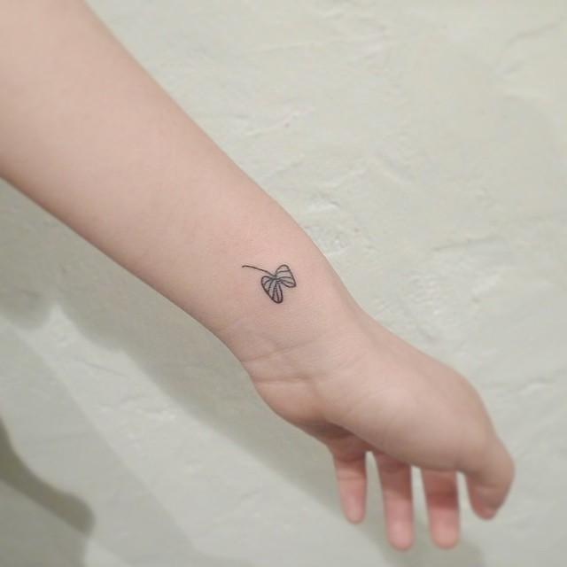 tatuaggio fiocco 09
