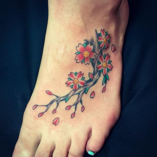 tatuaggio fiore ciliegio sakura 45