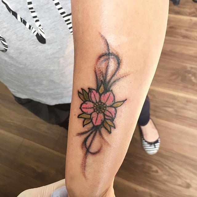 tatuaggio fiore ciliegio sakura 71