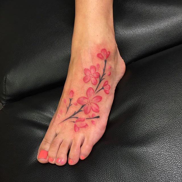 tatuaggio fiore ciliegio sakura 83