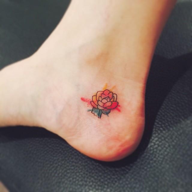 tatuaggio fiore di loto 43