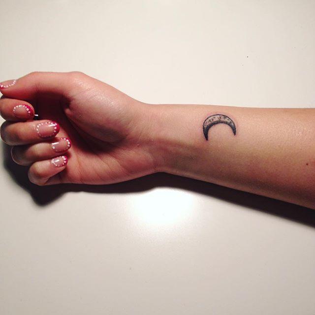 75 Tatuaggi della luna con altri disegni