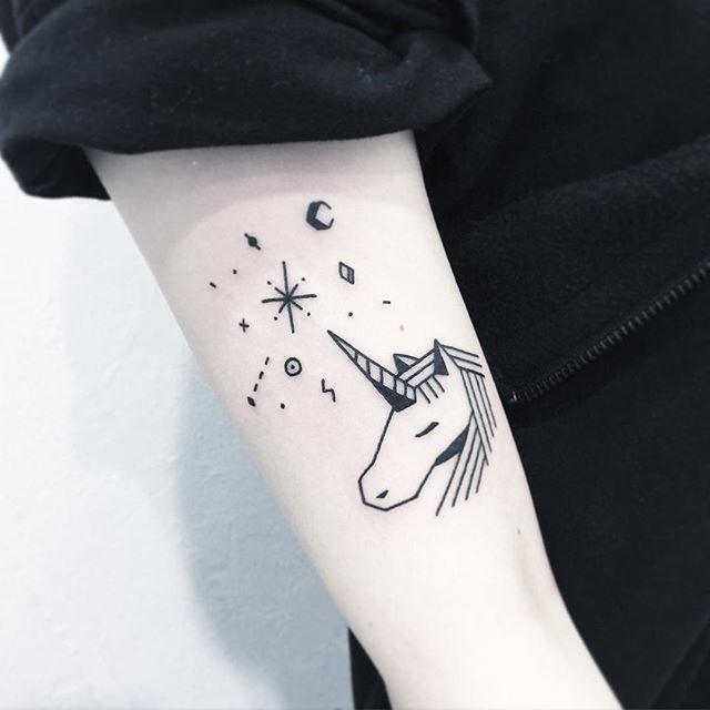 tatuaggio unicornio 93