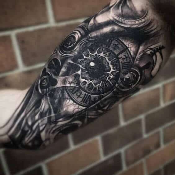 tatuaggio orologio 205