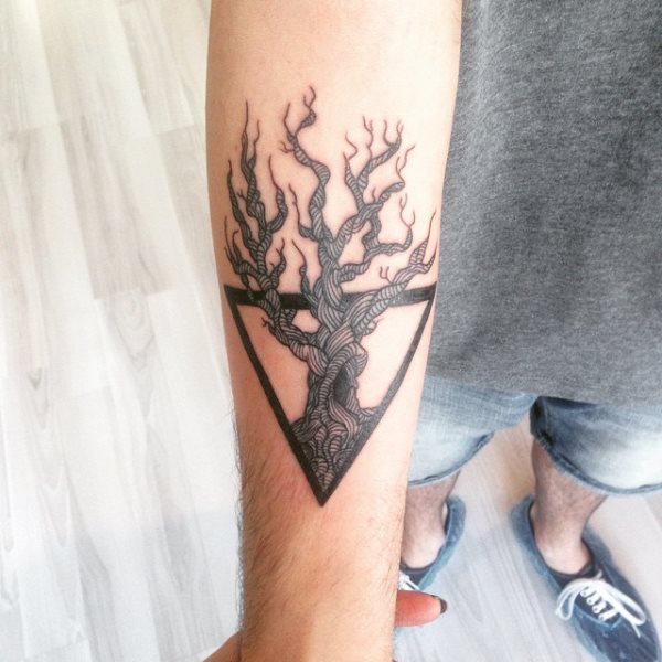 tatuaggio triangolo 111