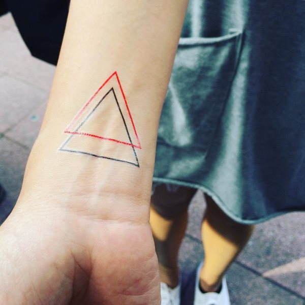 tatuaggio triangolo 129