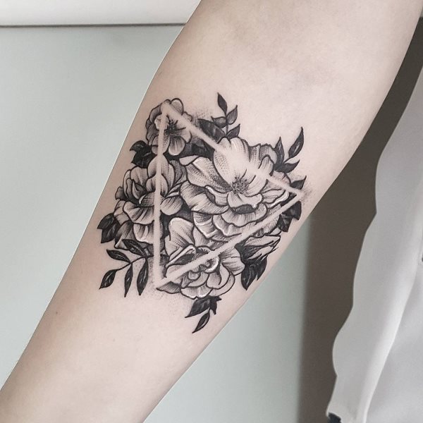 tatuaggio triangolo 145