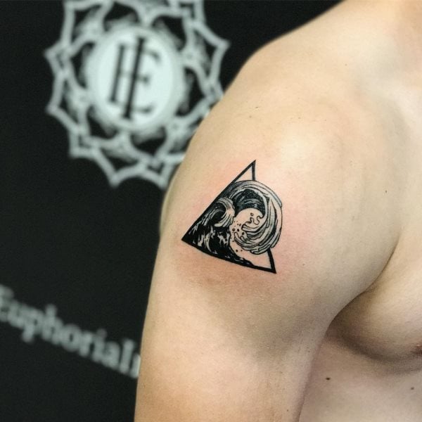 tatuaggio triangolo 147