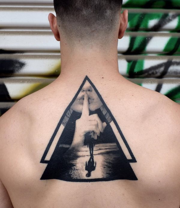 tatuaggio triangolo 169