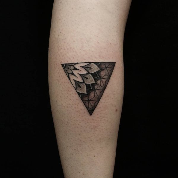 tatuaggio triangolo 173