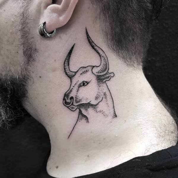 tatuaggio toro 13
