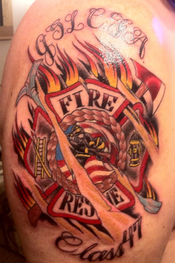 50 Tatuaggi di pompieri e di vigili del fuoco: Galleria