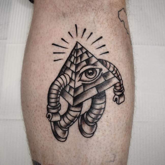 tattoo occhio illuminati 32