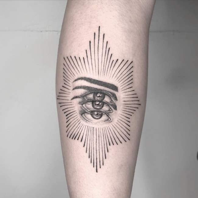 tattoo occhio illuminati 40