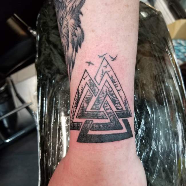 tattoo valknut 110