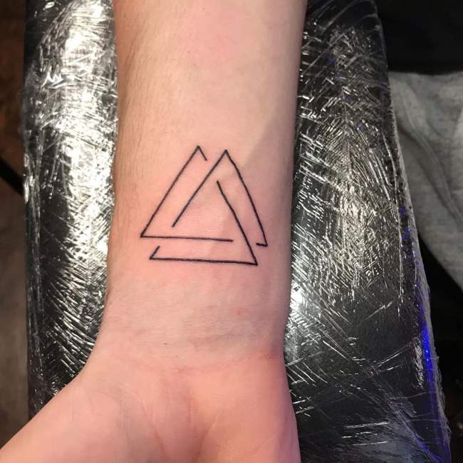 tattoo valknut 182