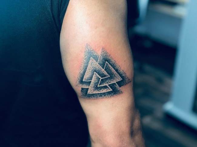 tattoo valknut 28