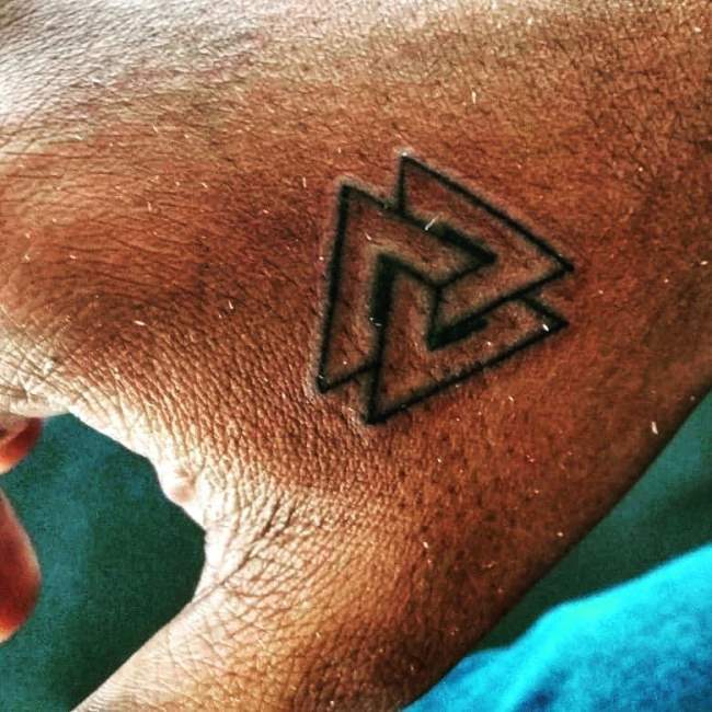 tattoo valknut 40