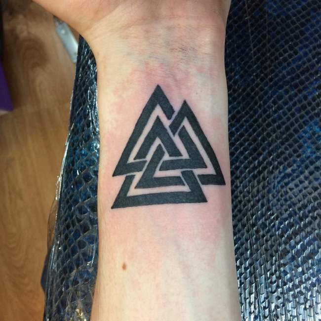 tattoo valknut 50