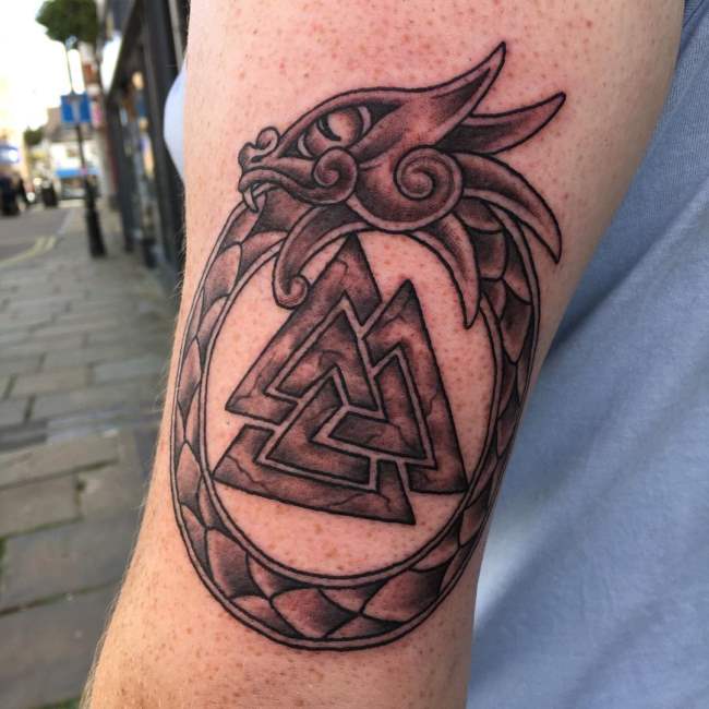 tattoo valknut 54