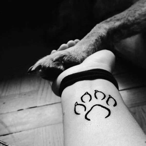 hondenpootjes tattoo 105