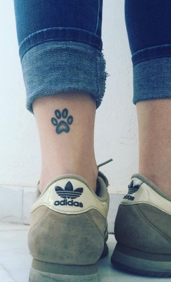 hondenpootjes tattoo 57