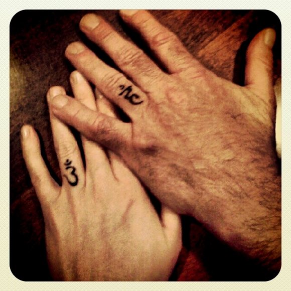27 tatuagem anel casal