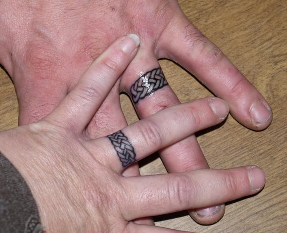 43 tatuagem anel casal