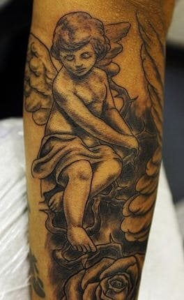103 pequeno anjo tattoo
