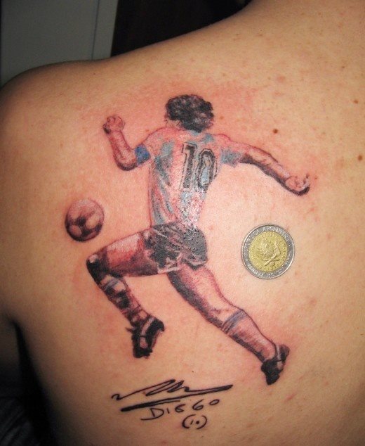 62 Tatuagens de esportes: Futebol, basquete e outros